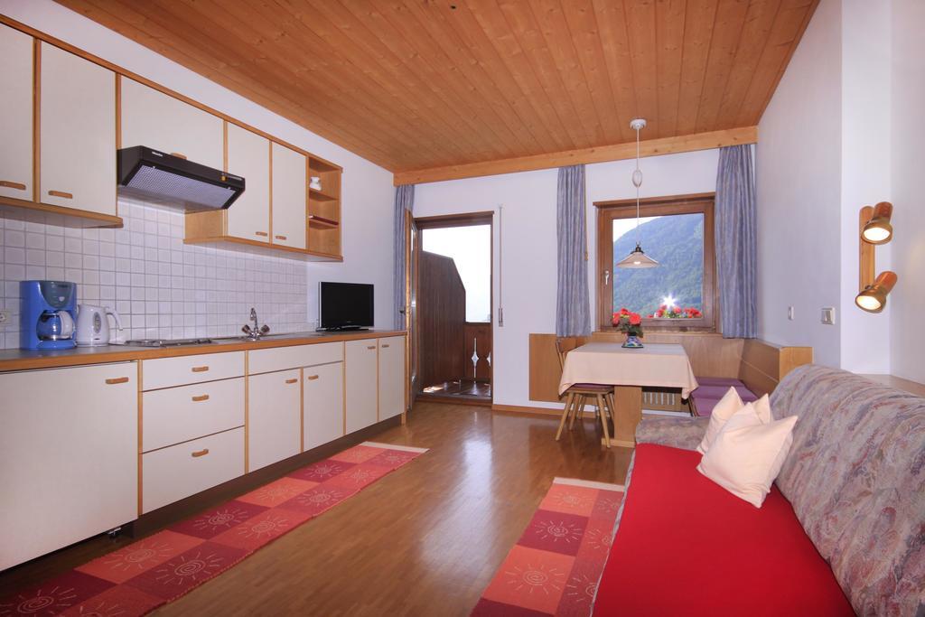 Apartments Gasserhof Algund Zimmer foto